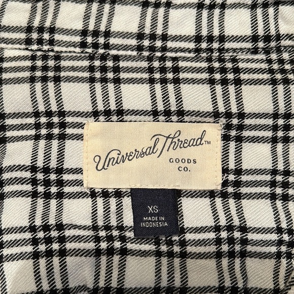 Universal Thread Top - Picture 3 of 9